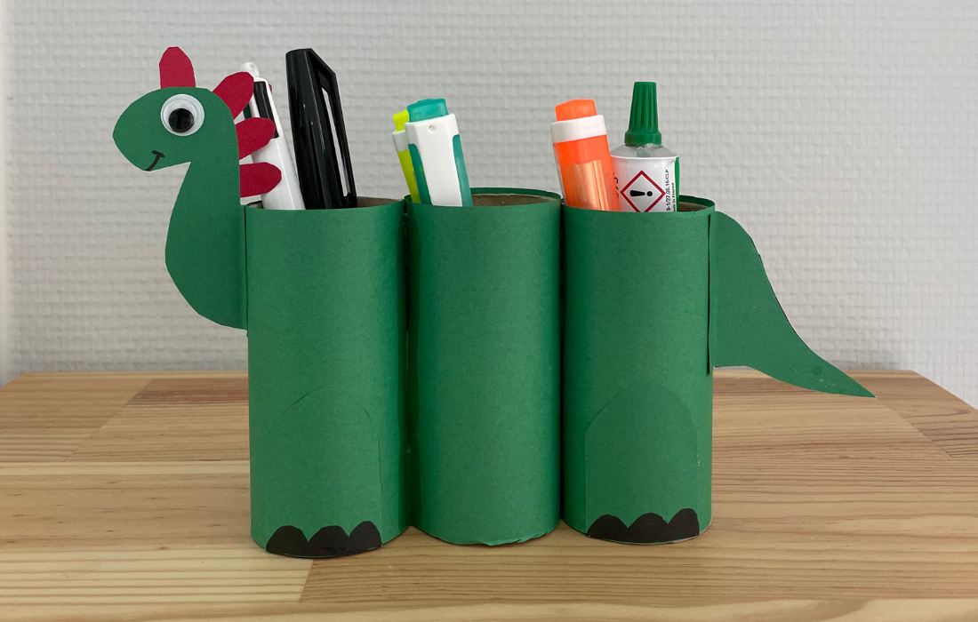 DIY - Pot à crayons dinosaure à partir de nos rouleaux de papier